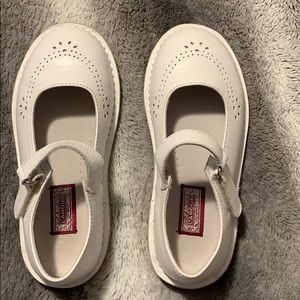 Girls size 13 white mary jane dress shoes